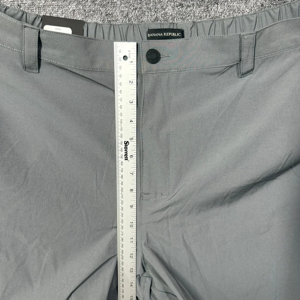 Banana Republic Shorts Size 40 Mens Gray Comfort Flat Front Stretch Wicking